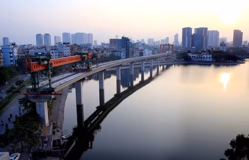 Hoàn thành lao lắp dầm đường sắt Cát Linh – Hà Đông qua hồ Hoàng Cầu ảnh 9