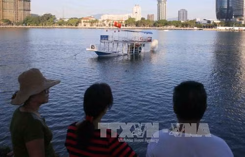 Khẩn trương tìm kiếm nạn nhân mất tích vụ chìm tàu ảnh 1