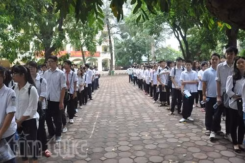  Đề thi ngữ văn gây bất ngờ, thí sinh ra phòng thi sớm ảnh 2