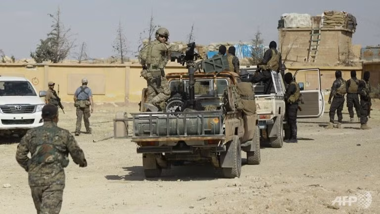 Pháp cử đặc nhiệm tới Syria hỗ trợ chiến dịch chống IS ảnh 1
