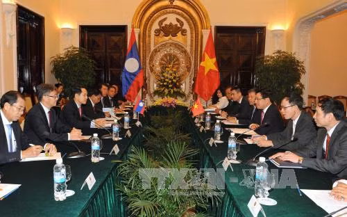 Phó Thủ tướng Phạm Bình Minh hội đàm với Ngoại trưởng Lào ảnh 2
