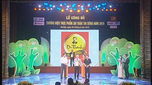 Tân Hiệp Phát được vinh danh Thương hiệu thực phẩm an toàn 2016 ảnh 1