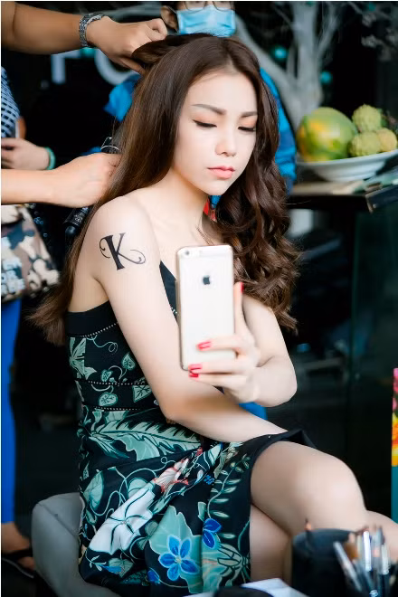 Trà Ngọc Hằng quyến rũ trong MV mới "Kiêu" ảnh 2