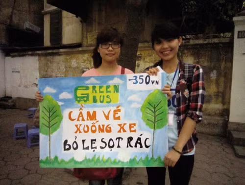 Sinh viên Hà Nội với “xe buýt xanh” ảnh 1