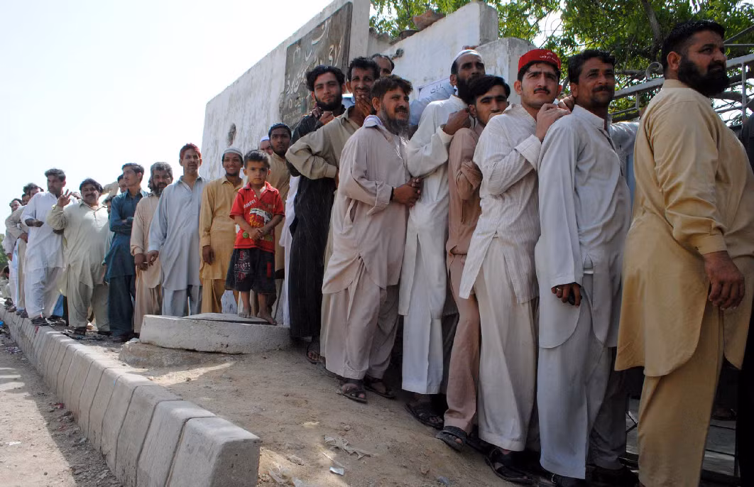 Pakistan tổ chức bầu cử lại sau cáo buộc gian lận ảnh 1