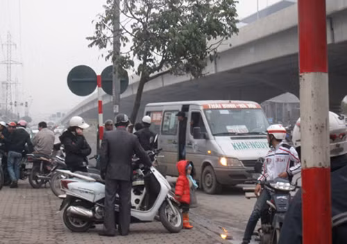 'Xe dù' hoành hành tại Bến xe Mỹ Đình ảnh 1