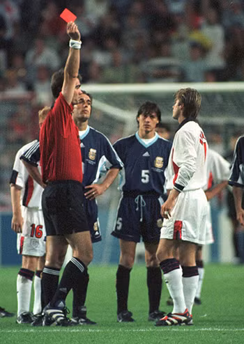 Sự nghiệp thăng trầm của David Beckham ảnh 4