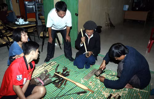 Khèn Mông - tiếng của nỗi lòng ảnh 6