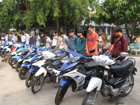 Bình Dương xử lý công khai 27 'quái xế' tết Trung thu ảnh 2
