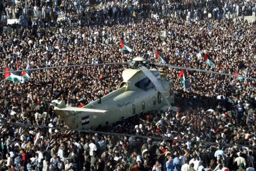 Hồi ức ảnh về lãnh đạo Palestine Yasser Arafat ảnh 15