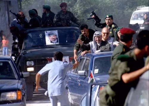 Hồi ức ảnh về lãnh đạo Palestine Yasser Arafat ảnh 3