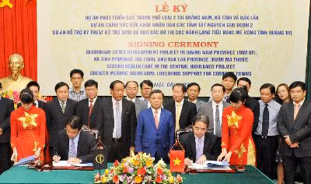 ADB ký hiệp định vay vốn với Việt Nam ảnh 1