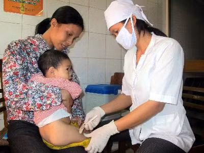 Không có chuyện dừng tiêm Quinvaxem tại Ninh Bình ảnh 1