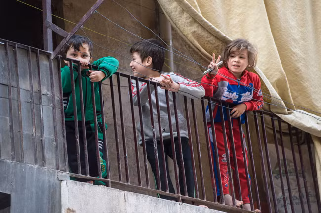 Cuộc sống trong làn đạn ở Aleppo ảnh 4