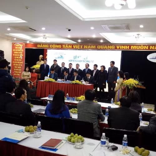 Tổng công ty Đường sắt Việt Nam ký kết hợp tác đầu tư với Sun Group ảnh 1