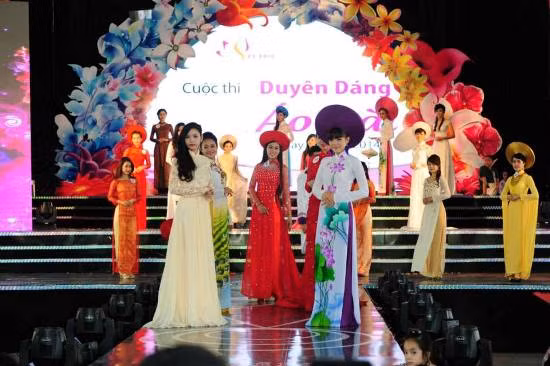 Hoa hậu Kỳ Duyên làm giám khảo cuộc thi Duyên dáng áo dài ảnh 2