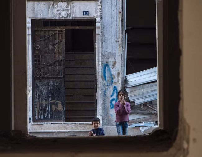 Cuộc sống trong làn đạn ở Aleppo ảnh 7