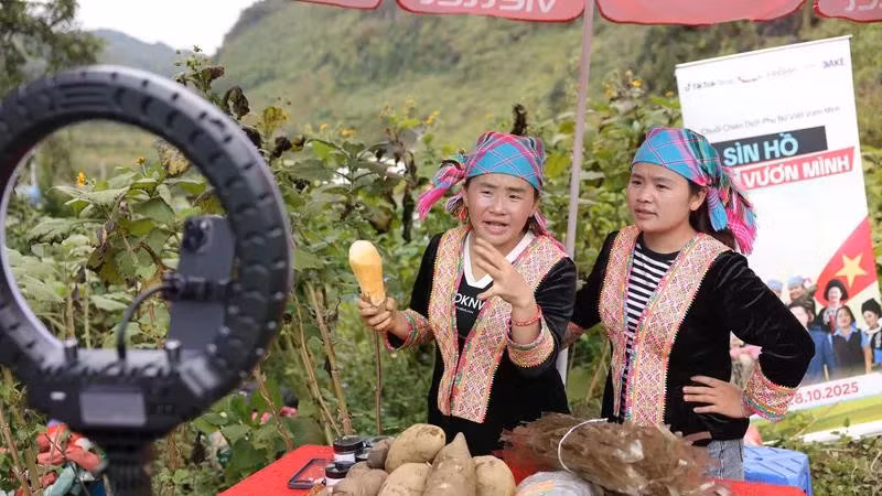 Phổ cập thương mại điện tử, mở đường cho đặc sản đến người tiêu dùng