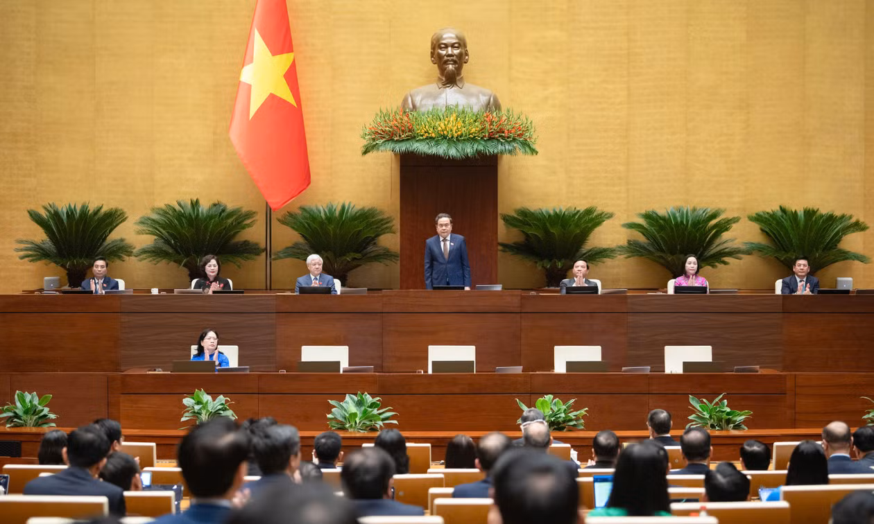 Quốc hội đặt quyền và lợi ích của người dân lên trên hết, trước hết