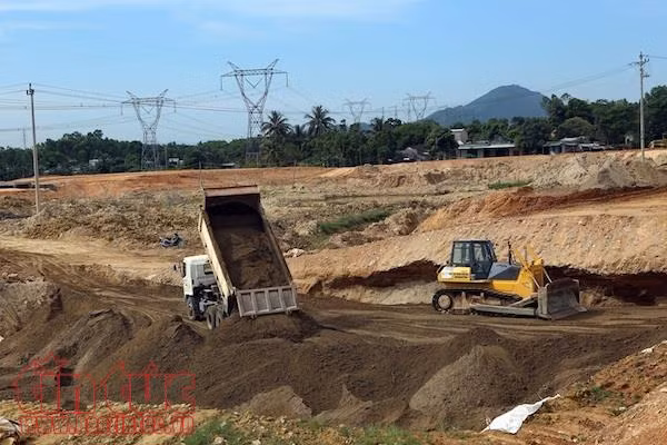 'Dàn trận' tăng tốc thi công cao tốc La Sơn – Túy Loan băng rừng Bạch Mã ảnh 2