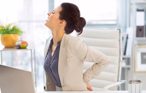 Khi đau thắt lưng bạn cần lưu ý ngay những điều sau ảnh 1