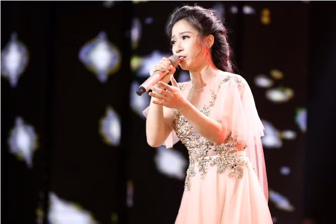 Hot: Trực tiếp Thần tượng Bolero- Đàm Vĩnh Hưng 'chơi' toàn ca khúc Bolero kinh điển ảnh 6
