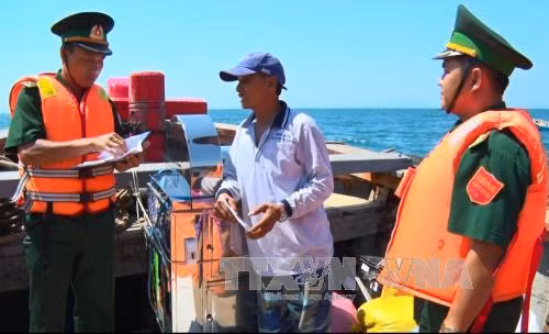 Tuyên truyền, phổ biến pháp luật cho ngư dân vùng biển đảo ảnh 1