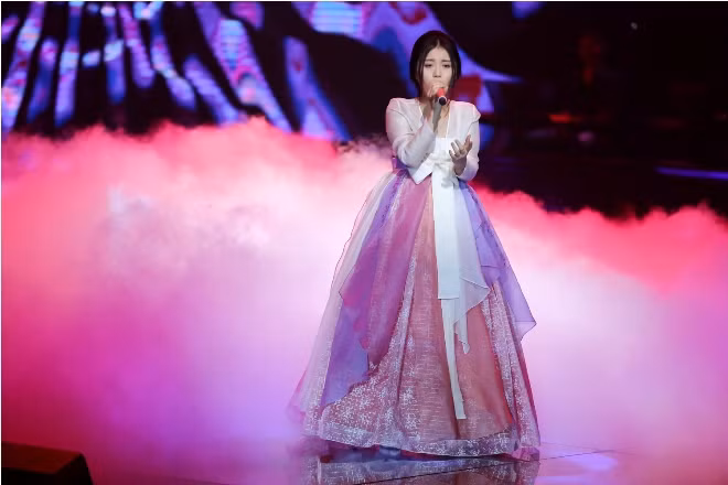 The Voice 2017: Han Sara hát hit 'Lạc trôi', Anh Đức nhảy vũ điệu 'Gangnam style' ảnh 2