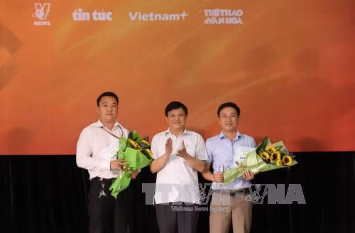 Hơn 60 tác phẩm xuất sắc đoạt Giải báo chí TTXVN năm 2016 ảnh 2