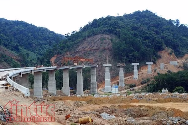 'Dàn trận' tăng tốc thi công cao tốc La Sơn – Túy Loan băng rừng Bạch Mã ảnh 3
