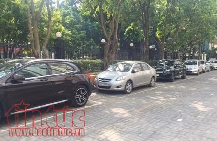Nhiều lãnh đạo địa phương không đủ điều kiện vẫn có xe riêng đưa đón hàng ngày ảnh 1