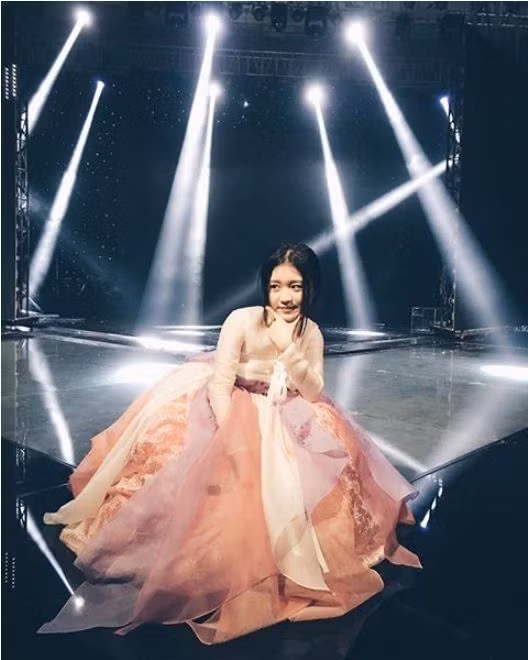 The Voice 2017: Han Sara hát hit 'Lạc trôi', Anh Đức nhảy vũ điệu 'Gangnam style' ảnh 1