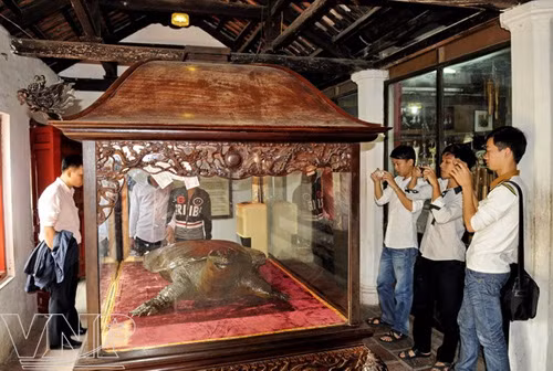 Hà Nội bác đề xuất đặt biểu tượng 'Thần Kim Quy' tại Hồ Gươm ảnh 1