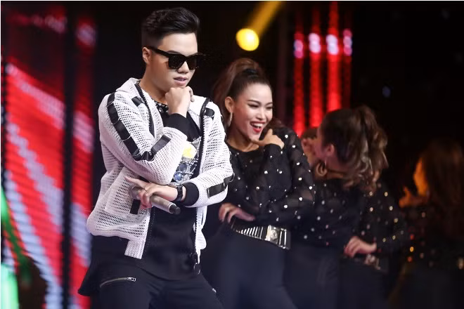The Voice 2017: Anh Đức từ 'cục đất' thành hotboy nhảy '"Gangnam style' ảnh 5