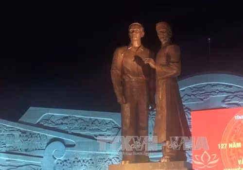 Lễ khánh thành tượng đài Nguyễn Sinh Sắc - Nguyễn Tất Thành ảnh 2