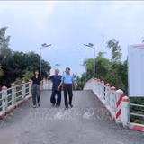 Lão nông miền Tây thắp lửa thiện nguyện bên những nhịp cầu vui
