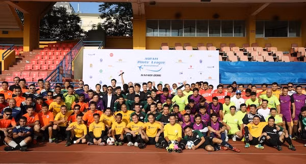 Vietnam Airlines đăng cai giải bóng đá ASEAN Pilots’ League 2016 ảnh 1