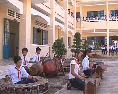 Sóc Trăng phát triển giáo dục vùng đồng bào Khmer ảnh 1