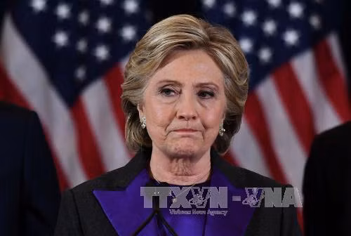 Cánh cửa vào Nhà Trắng của bà Clinton chính thức đóng lại ảnh 1