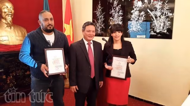  Nhà báo Algeria nhận giải thưởng thông tin đối ngoại ảnh 1