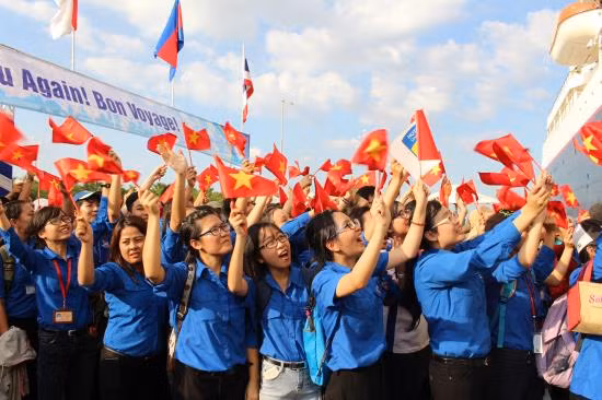 Lưu luyến chia tay tàu thanh niên Đông Nam Á ảnh 6