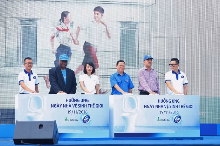 Mít tinh hưởng ứng Ngày Nhà vệ sinh Thế giới ảnh 1