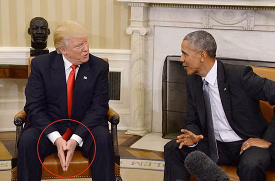 Nhìn cử chỉ, đoán tâm trạng Tổng thống Obama và ông Trump ảnh 3