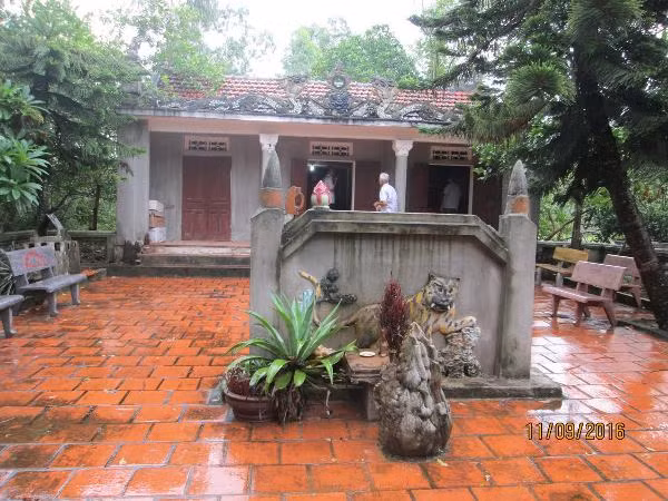 Vòng khói hương thăm thẳm ảnh 1