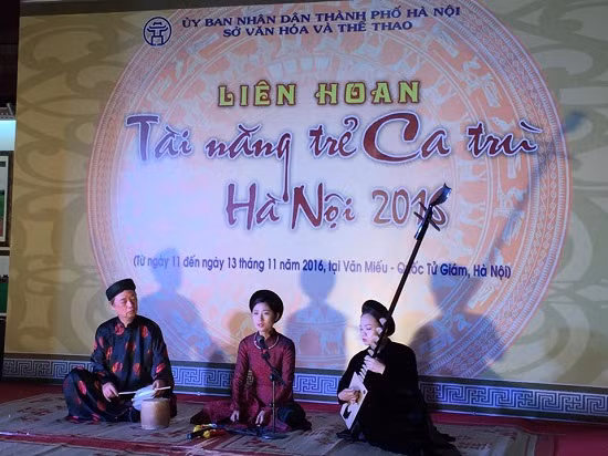 Liên hoan tài năng trẻ ca trù Hà Nội năm 2016 ảnh 1