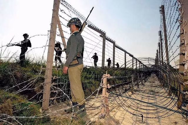 Pakistan cáo buộc Ấn Độ nã pháo qua biên giới gây thương vong ảnh 1