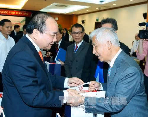 Thủ tướng Nguyễn Xuân Phúc gặp mặt trí thức Việt kiều tiêu biểu ảnh 1