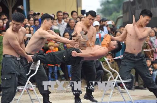 Màn trình diễn khí công ấn tượng của cảnh sát đặc nhiệm ảnh 3