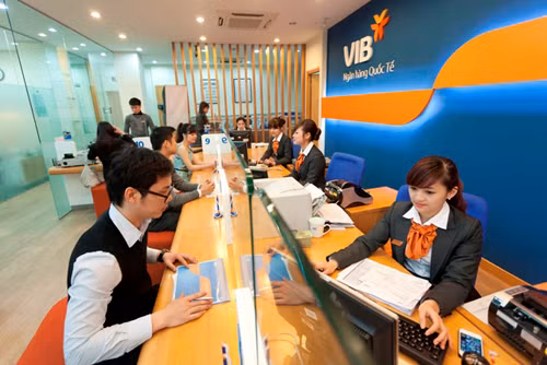 VIB tặng hơn 7 tỷ đồng cho khách hàng gửi tiết kiệm ảnh 1