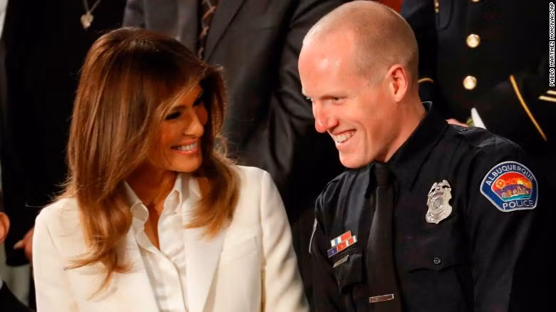 Tại sao Đệ nhất Phu nhân Melania không xuất hiện cùng chồng tại lễ đọc Thông điệp Liên bang? ảnh 1